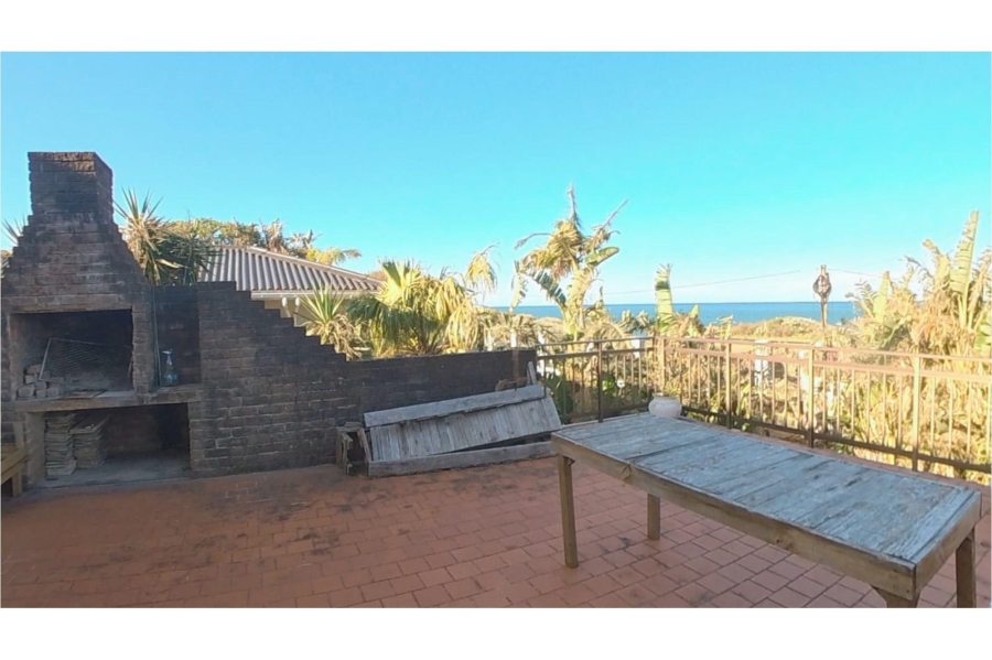 6 Bedroom Property for Sale in Gonubie Eastern Cape